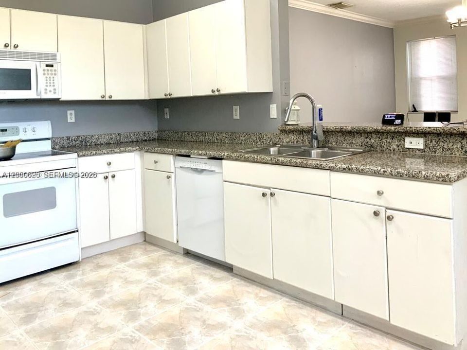 For Rent: $4,250 (5 beds, 3 baths, 2444 Square Feet)