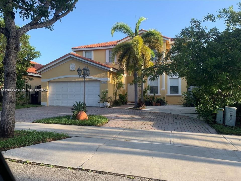 For Rent: $4,250 (5 beds, 3 baths, 2444 Square Feet)