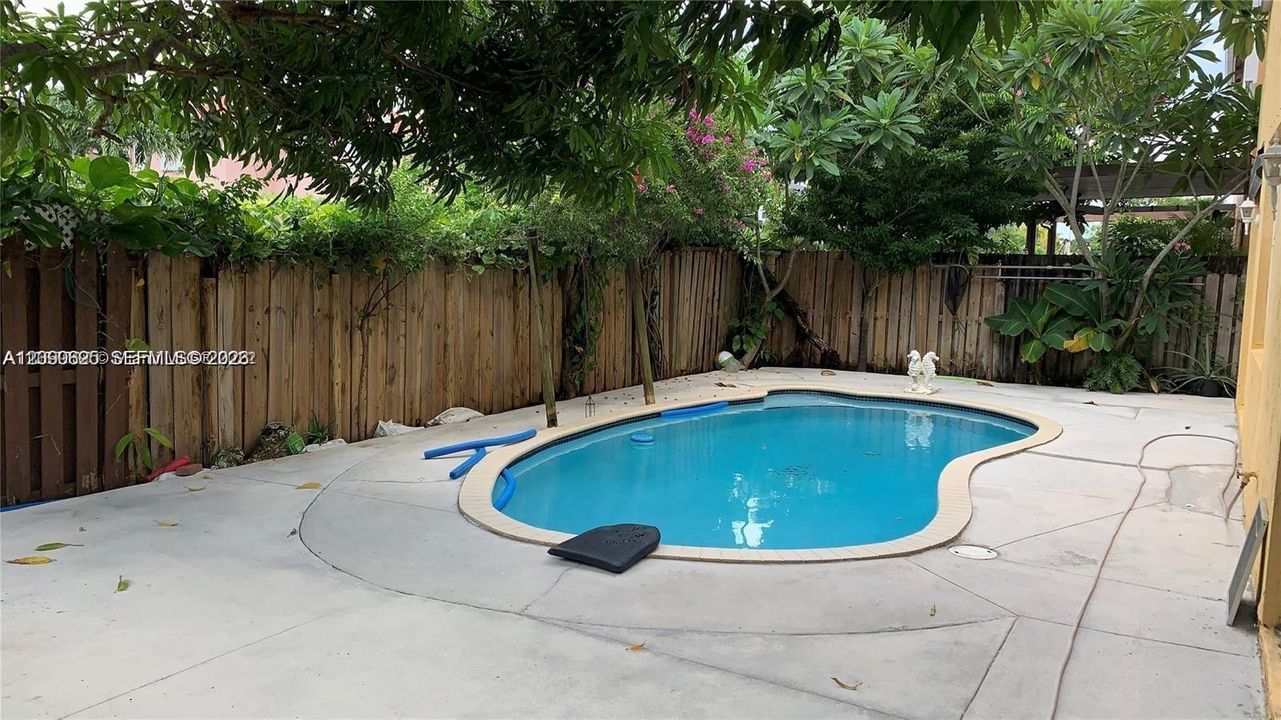 For Rent: $4,250 (5 beds, 3 baths, 2444 Square Feet)