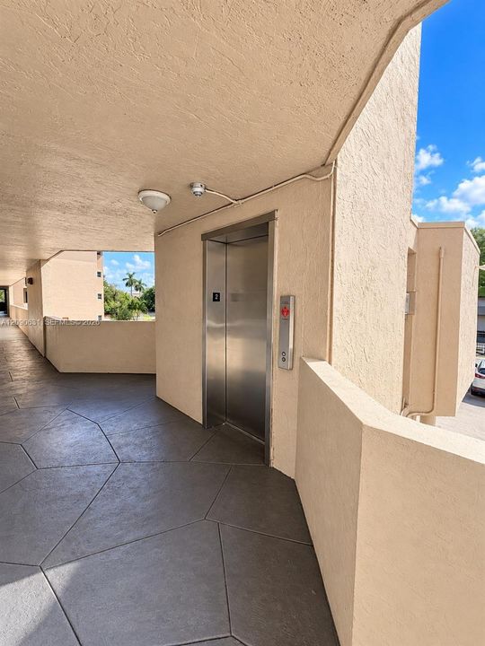 For Sale: $280,000 (2 beds, 2 baths, 1026 Square Feet)