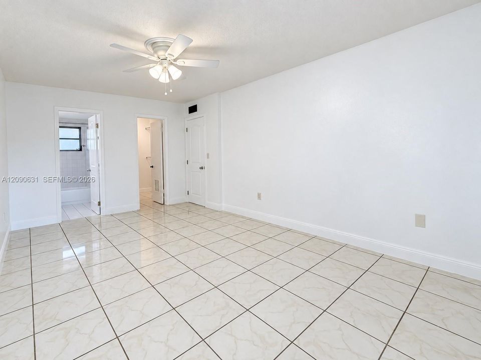 For Sale: $280,000 (2 beds, 2 baths, 1026 Square Feet)