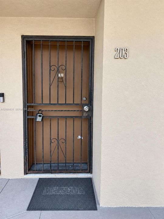 For Sale: $280,000 (2 beds, 2 baths, 1026 Square Feet)