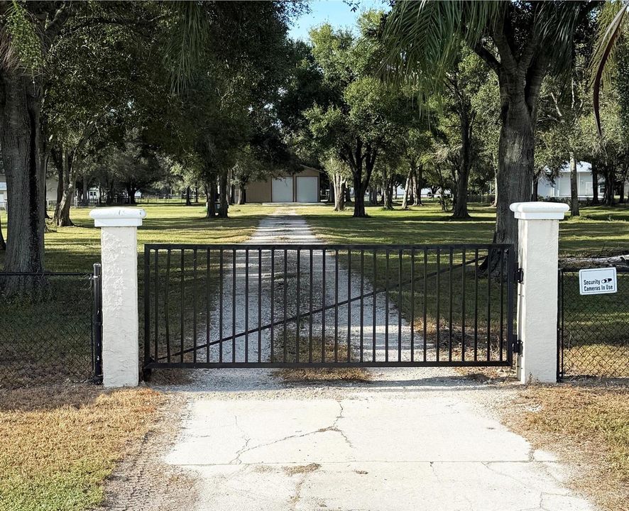 Gate