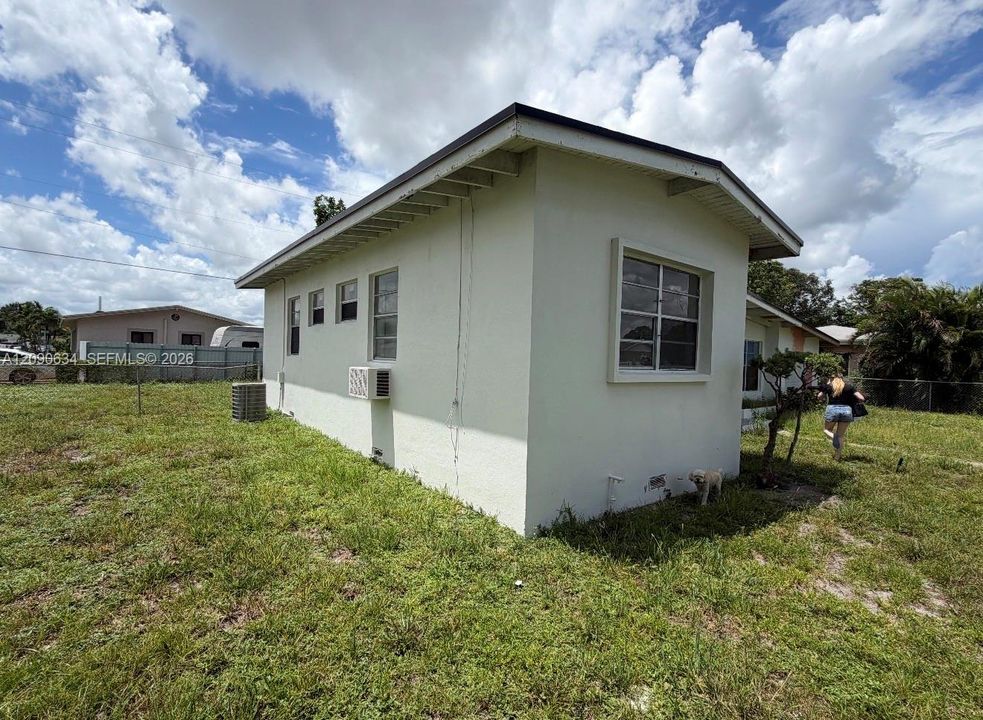 En Venta: $599,000 (3 camas, 2 baños, 1705 Pies cuadrados)