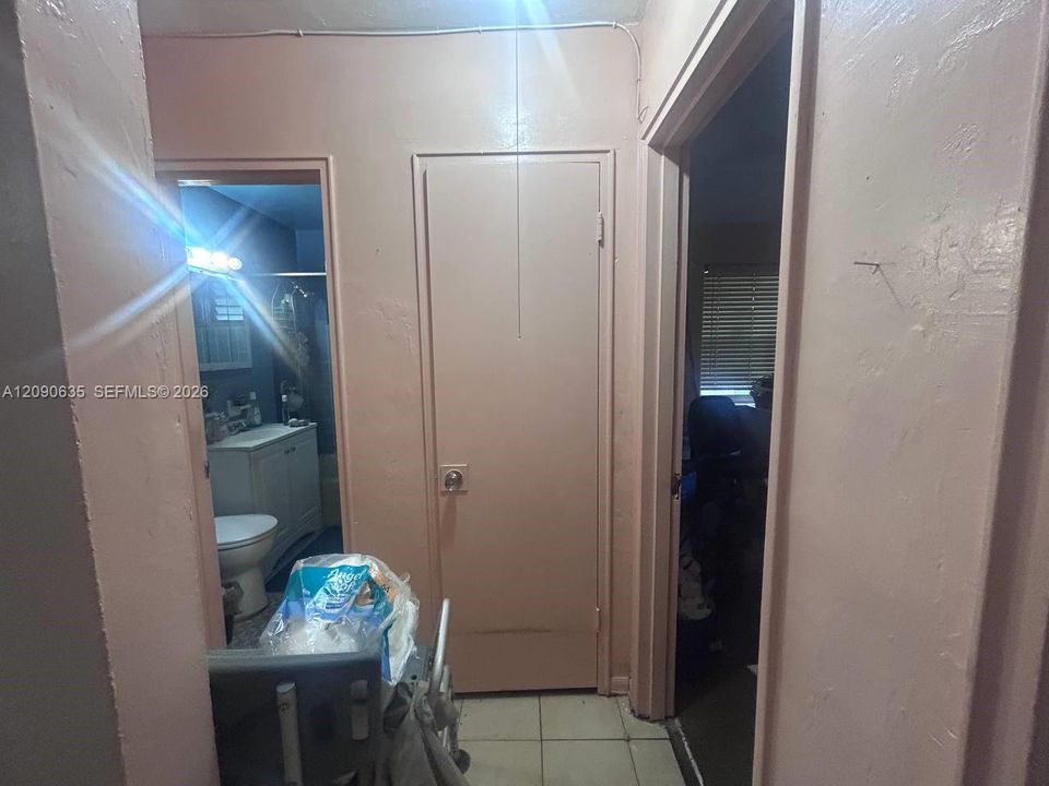 На продажу: $250,000 (2 спален, 1 ванн, 1150 Квадратных фут)