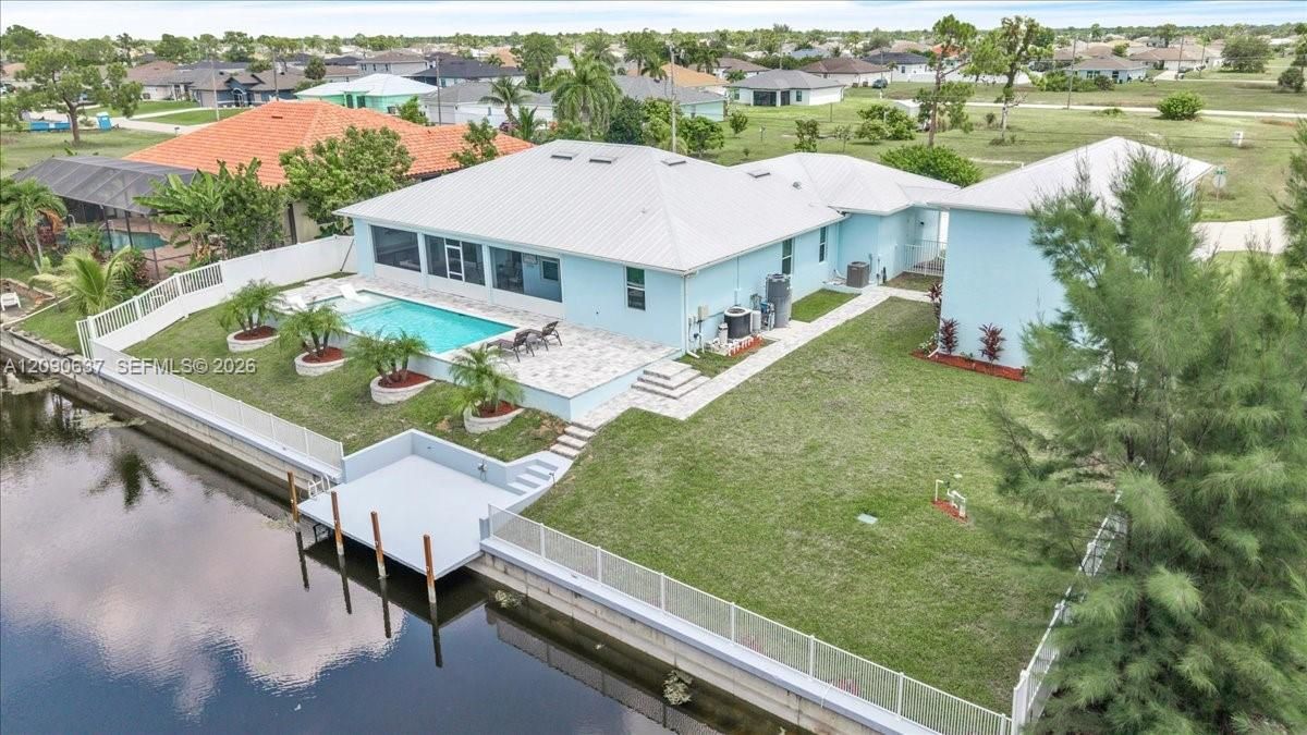 En Venta: $870,000 (4 camas, 2 baños, 2002 Pies cuadrados)
