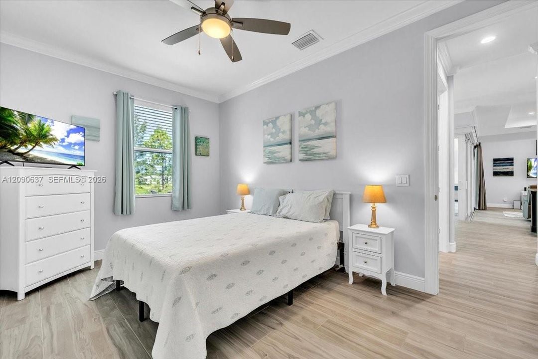 En Venta: $870,000 (4 camas, 2 baños, 2002 Pies cuadrados)
