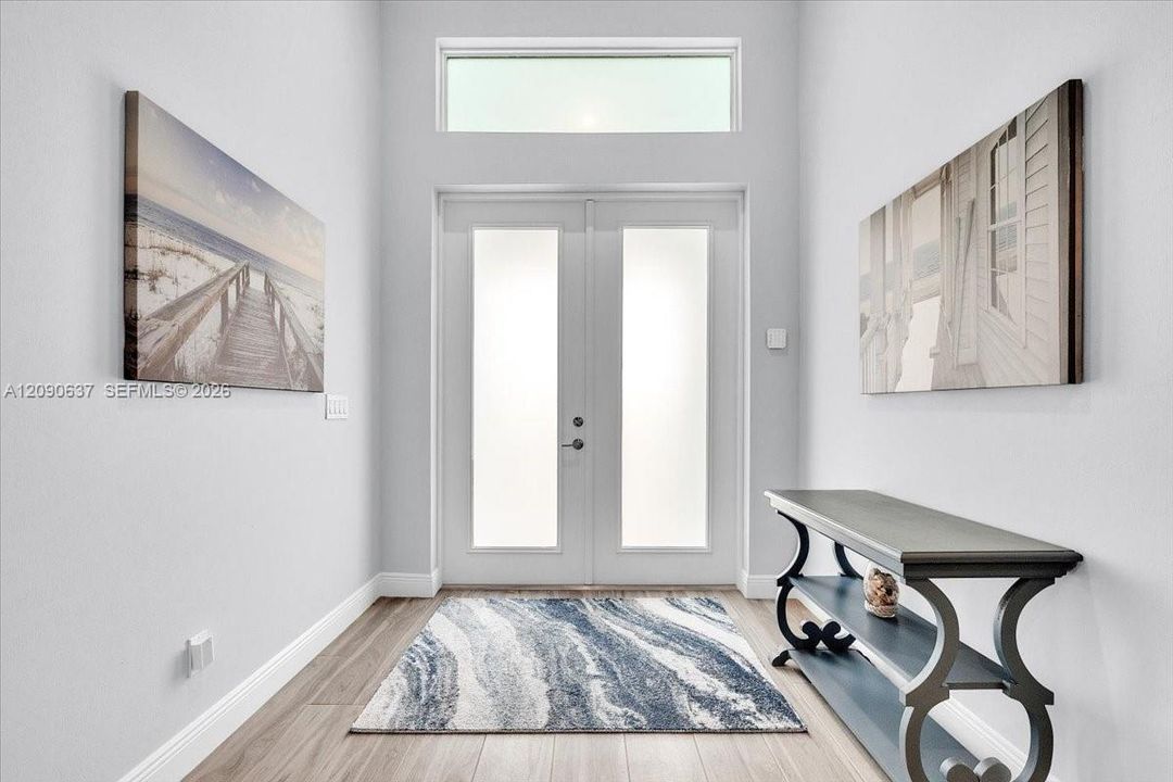 En Venta: $870,000 (4 camas, 2 baños, 2002 Pies cuadrados)
