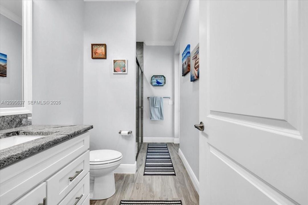 En Venta: $870,000 (4 camas, 2 baños, 2002 Pies cuadrados)