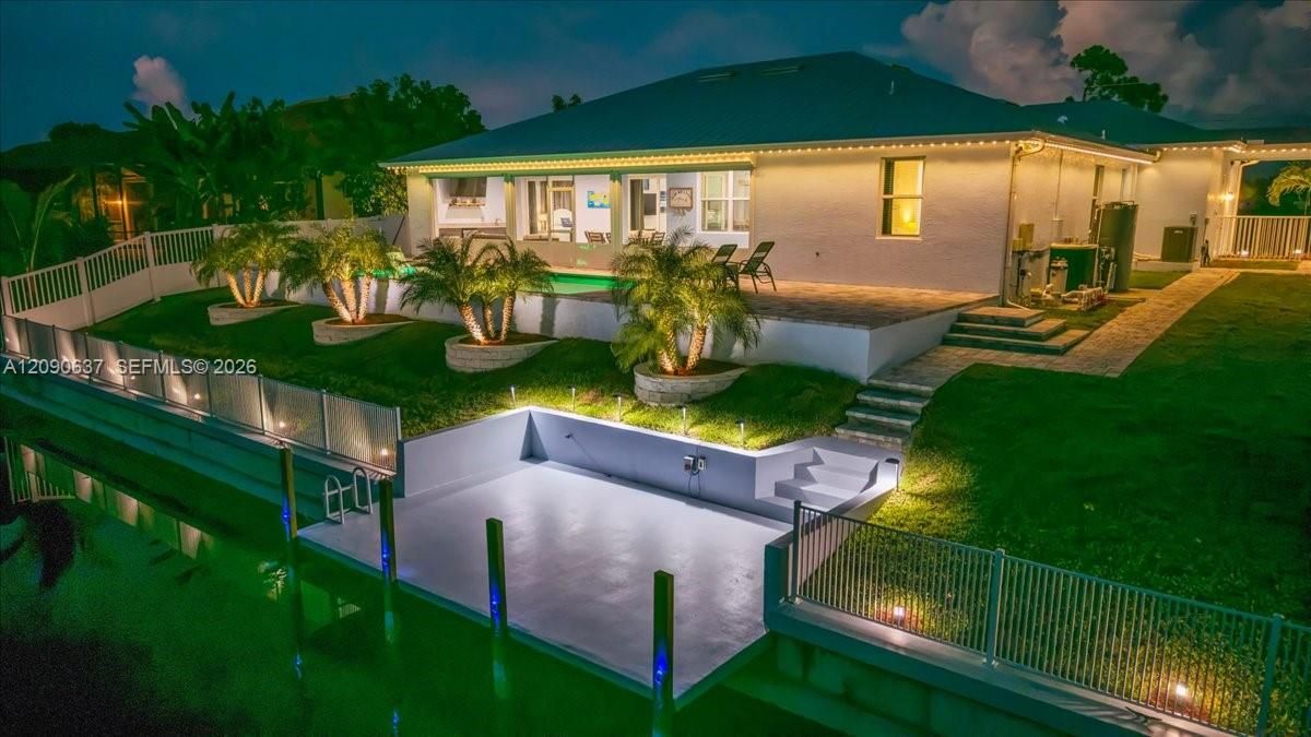 En Venta: $870,000 (4 camas, 2 baños, 2002 Pies cuadrados)