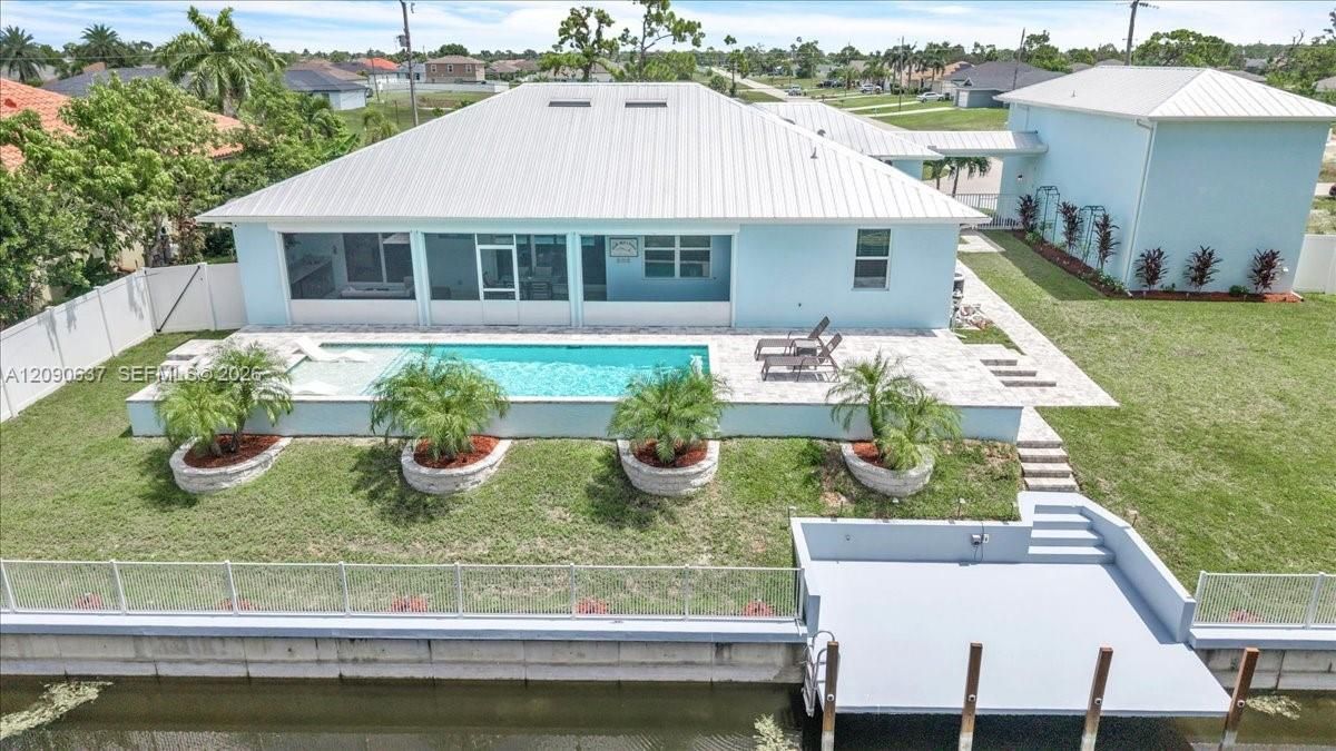 En Venta: $870,000 (4 camas, 2 baños, 2002 Pies cuadrados)