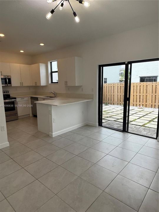 В аренду: $3,300 (3 спален, 2 ванн, 1750 Квадратных фут)