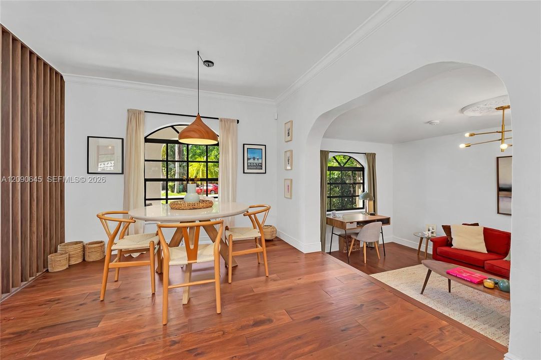 For Sale: $895,000 (3 beds, 2 baths, 1576 Square Feet)