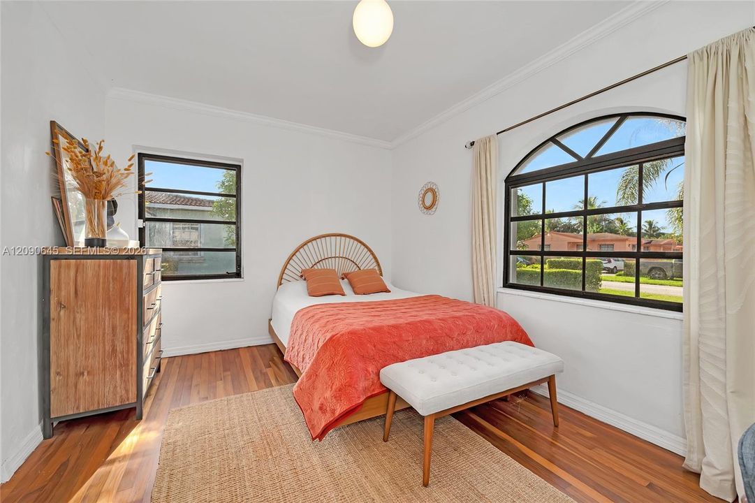For Sale: $895,000 (3 beds, 2 baths, 1576 Square Feet)