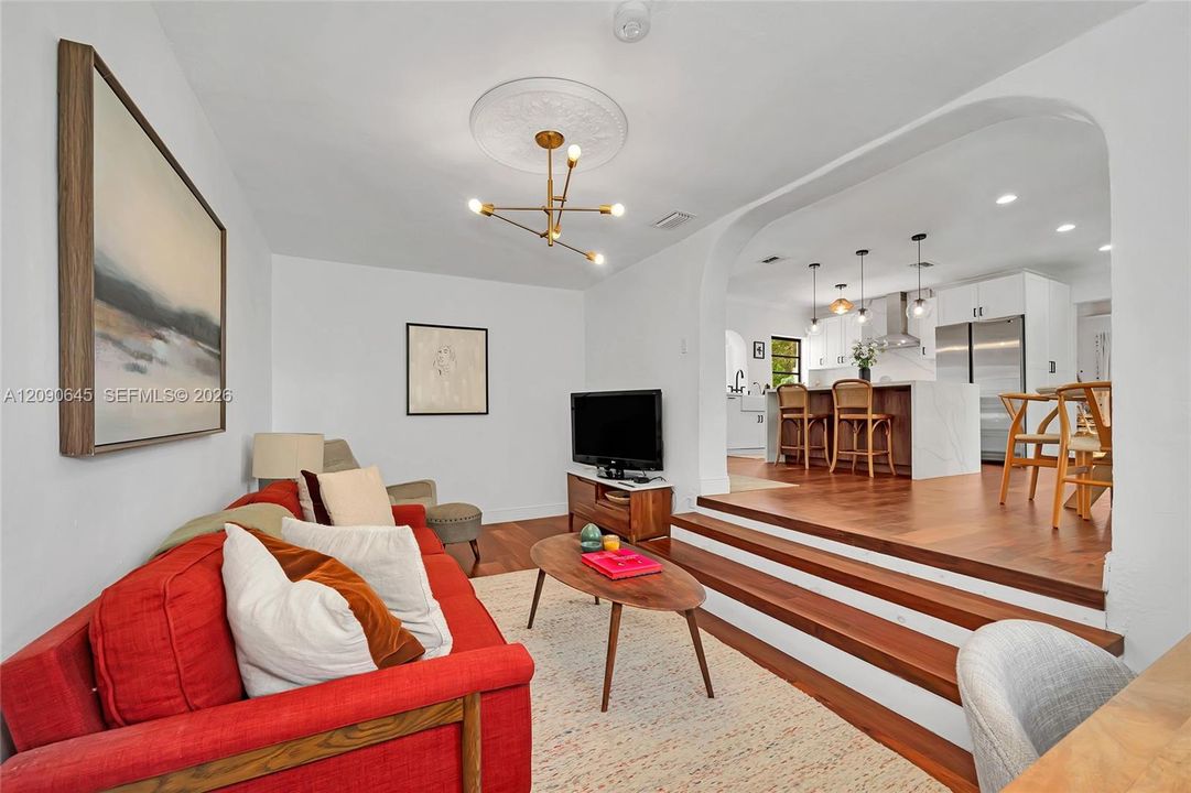 For Sale: $895,000 (3 beds, 2 baths, 1576 Square Feet)