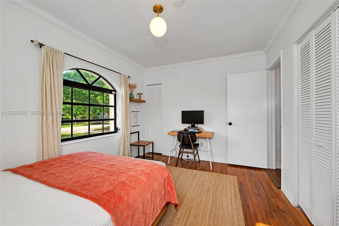 For Sale: $895,000 (3 beds, 2 baths, 1576 Square Feet)