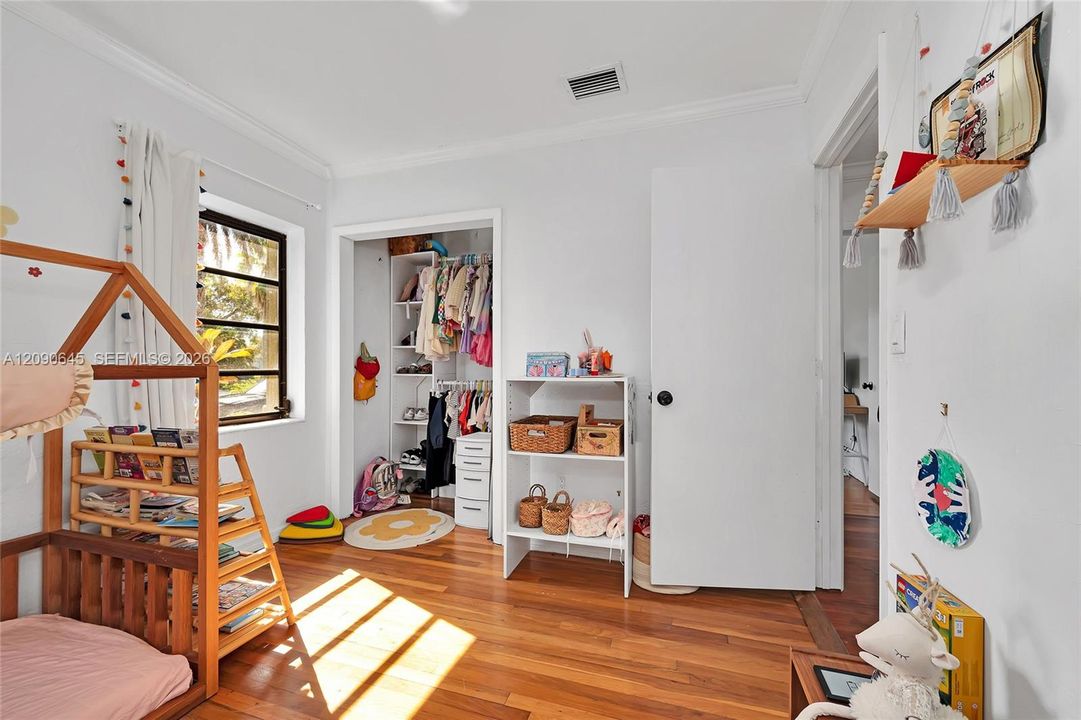 For Sale: $895,000 (3 beds, 2 baths, 1576 Square Feet)
