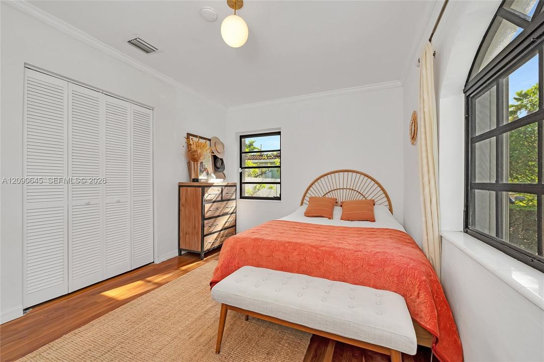 For Sale: $895,000 (3 beds, 2 baths, 1576 Square Feet)