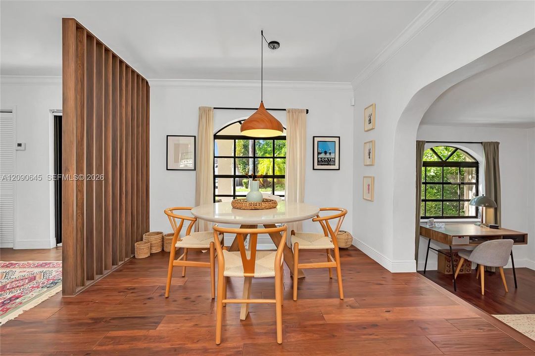 For Sale: $895,000 (3 beds, 2 baths, 1576 Square Feet)
