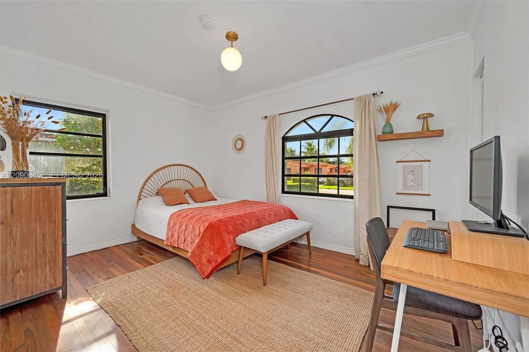 For Sale: $895,000 (3 beds, 2 baths, 1576 Square Feet)