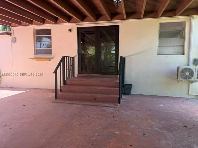 For Rent: $3,000 (3 beds, 1 baths, 1200 Square Feet)