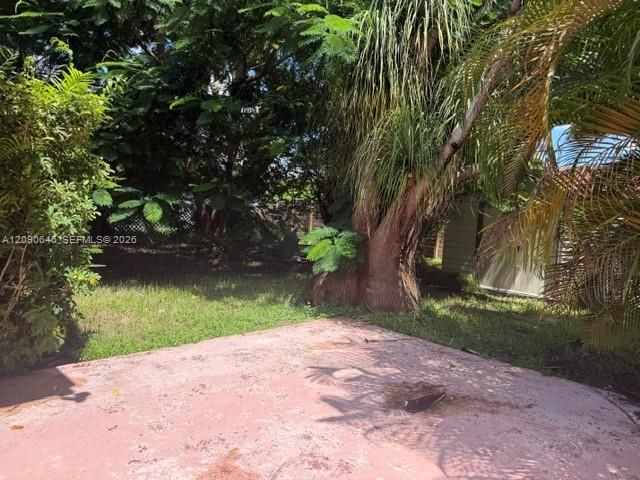 For Rent: $3,000 (3 beds, 1 baths, 1200 Square Feet)