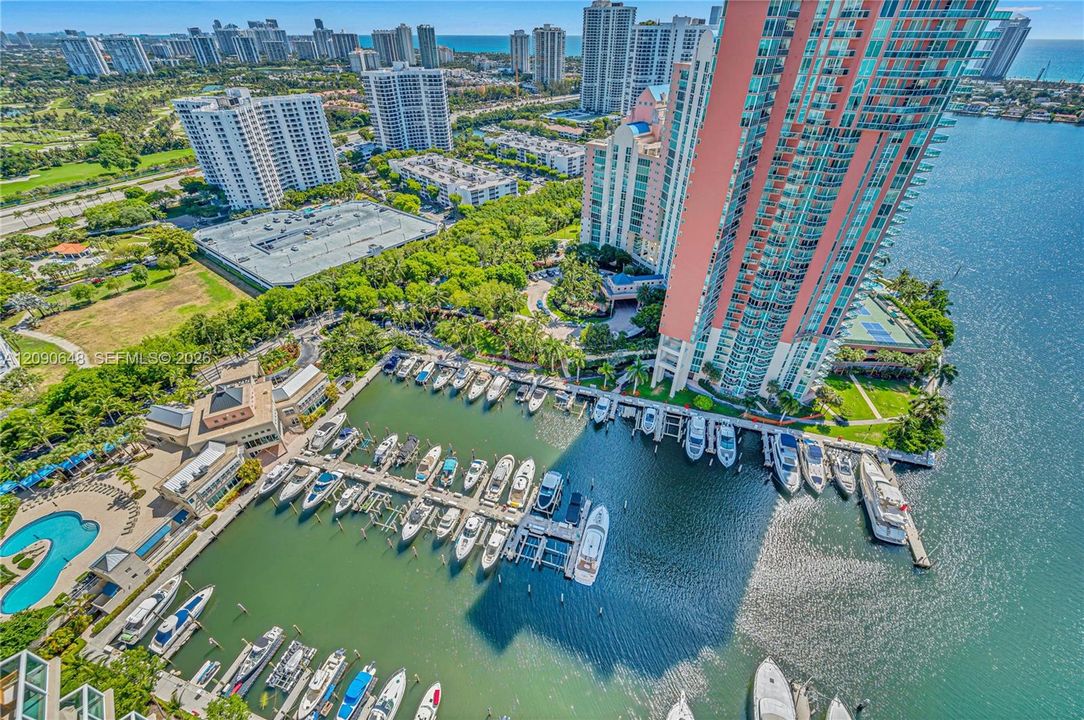 En Venta: $2,495,000 (3 camas, 3 baños, 3001 Pies cuadrados)