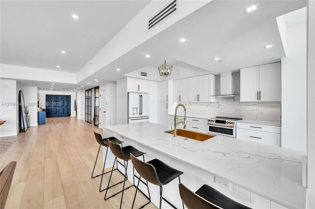 En Venta: $2,495,000 (3 camas, 3 baños, 3001 Pies cuadrados)