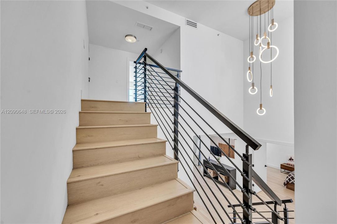 En Venta: $2,495,000 (3 camas, 3 baños, 3001 Pies cuadrados)