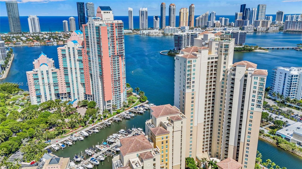 En Venta: $2,495,000 (3 camas, 3 baños, 3001 Pies cuadrados)