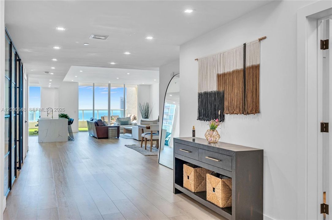 En Venta: $2,495,000 (3 camas, 3 baños, 3001 Pies cuadrados)