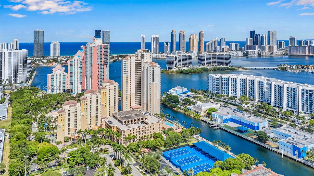 En Venta: $2,495,000 (3 camas, 3 baños, 3001 Pies cuadrados)