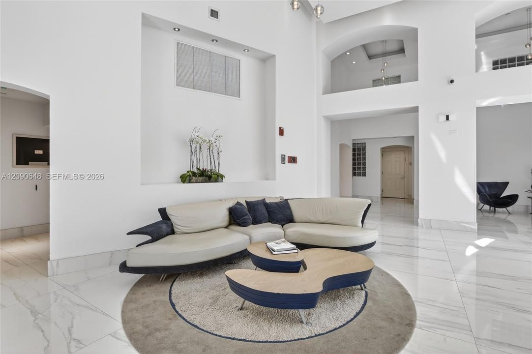 En Venta: $2,495,000 (3 camas, 3 baños, 3001 Pies cuadrados)