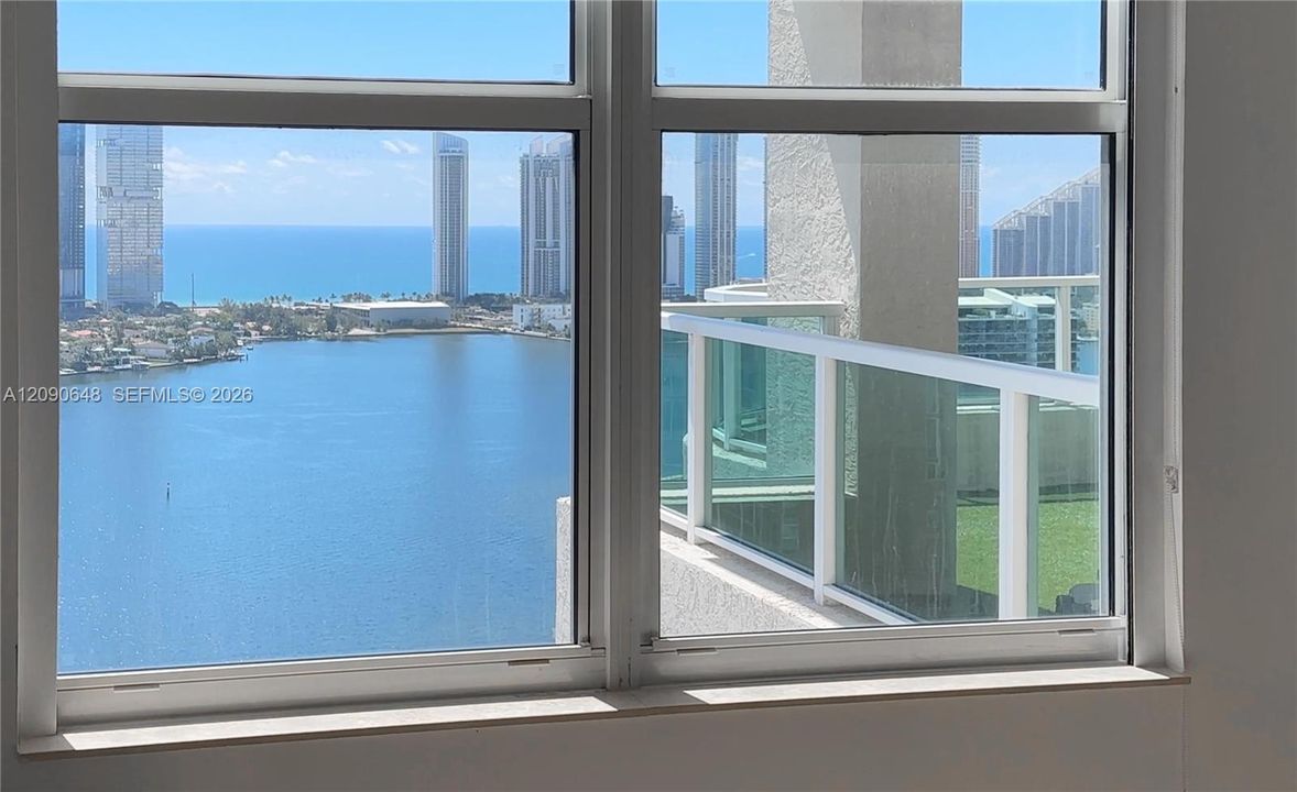En Venta: $2,495,000 (3 camas, 3 baños, 3001 Pies cuadrados)