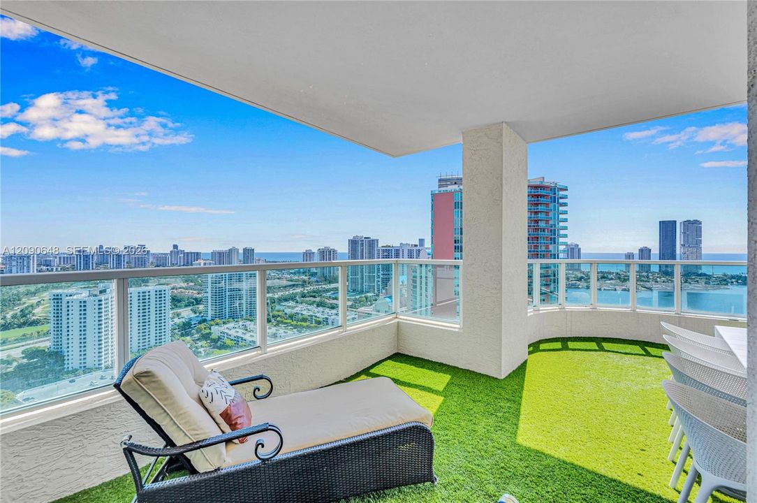 En Venta: $2,495,000 (3 camas, 3 baños, 3001 Pies cuadrados)