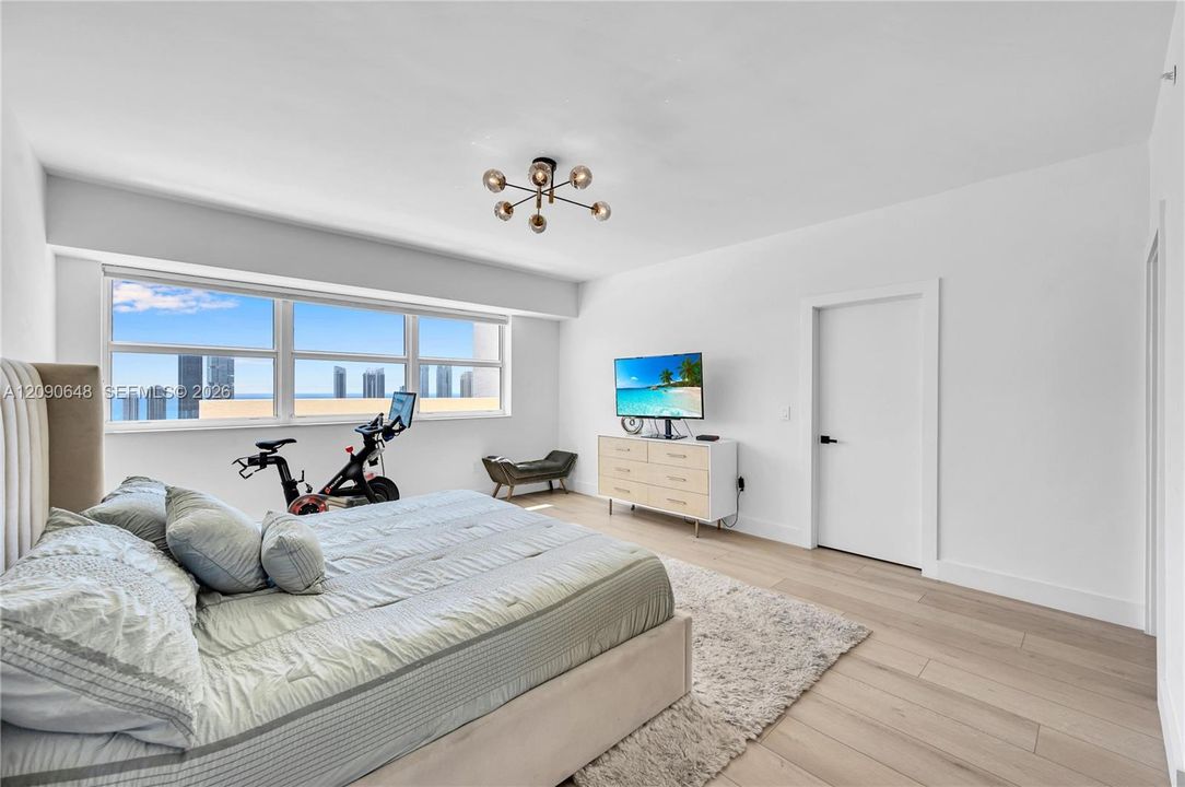 En Venta: $2,495,000 (3 camas, 3 baños, 3001 Pies cuadrados)
