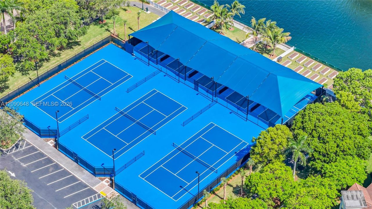 En Venta: $2,495,000 (3 camas, 3 baños, 3001 Pies cuadrados)