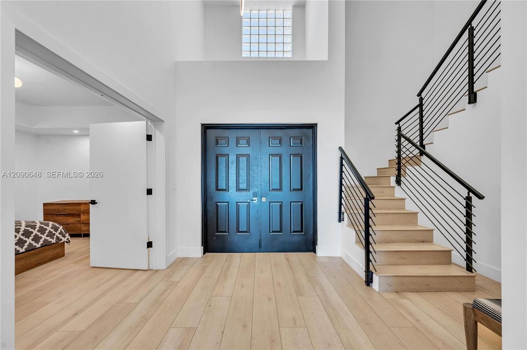 En Venta: $2,495,000 (3 camas, 3 baños, 3001 Pies cuadrados)