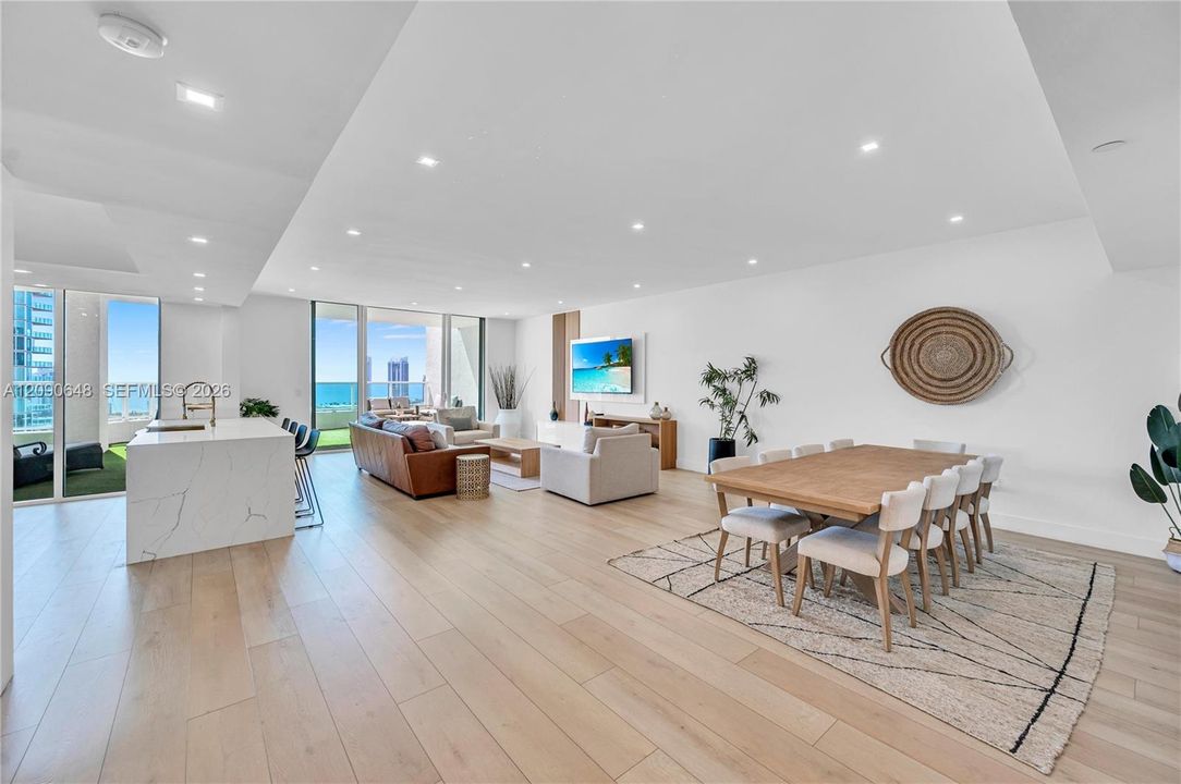 En Venta: $2,495,000 (3 camas, 3 baños, 3001 Pies cuadrados)