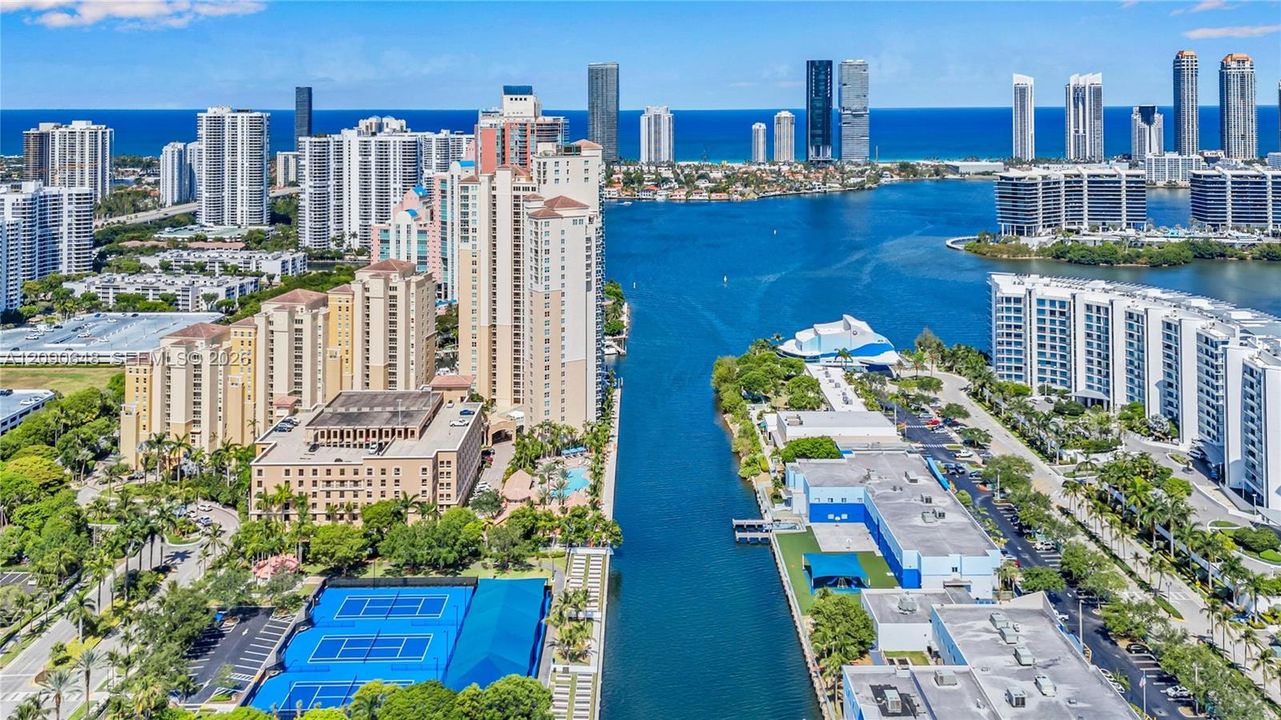 En Venta: $2,495,000 (3 camas, 3 baños, 3001 Pies cuadrados)