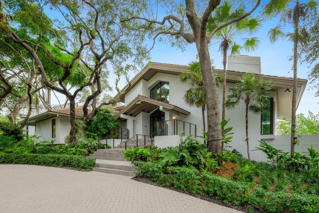 For Rent: $30,000 (5 beds, 4 baths, 4204 Square Feet)