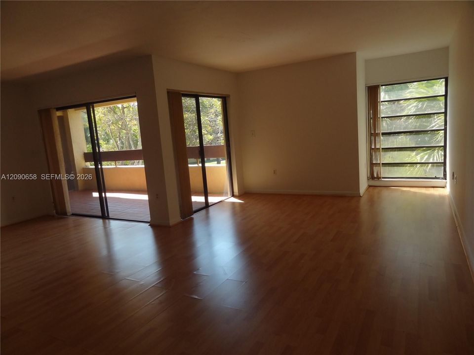 В аренду: $1,975 (1 спален, 1 ванн, 980 Квадратных фут)