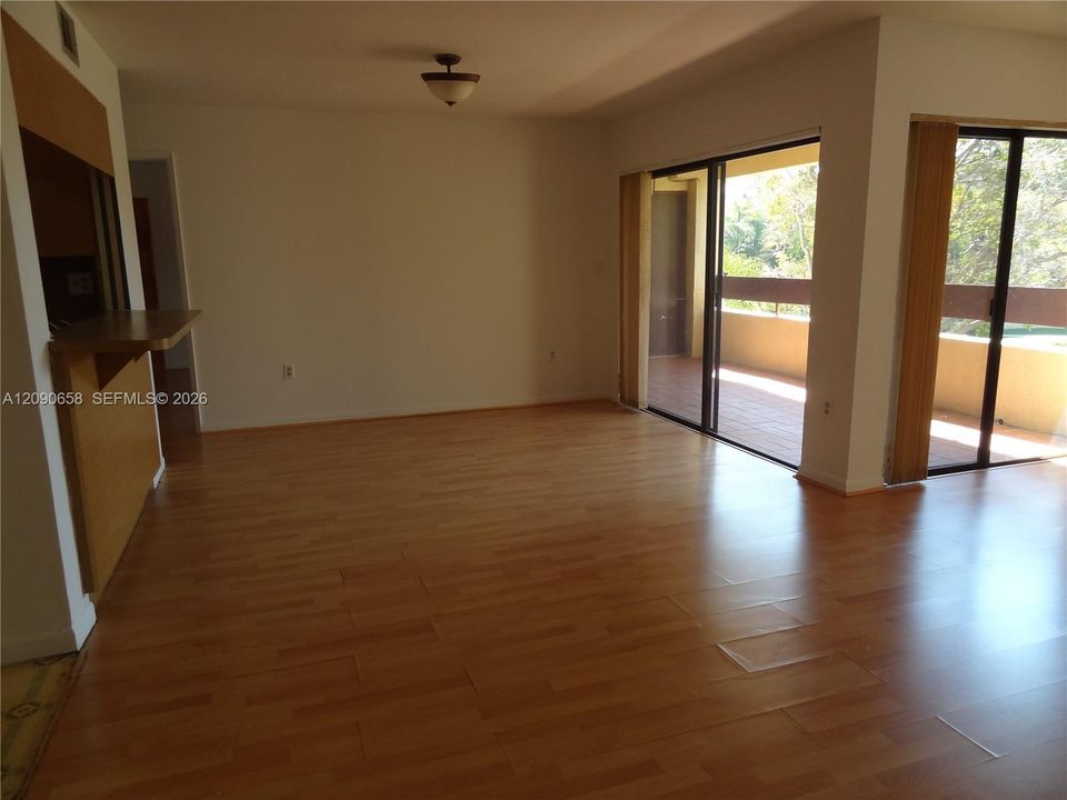 В аренду: $1,975 (1 спален, 1 ванн, 980 Квадратных фут)