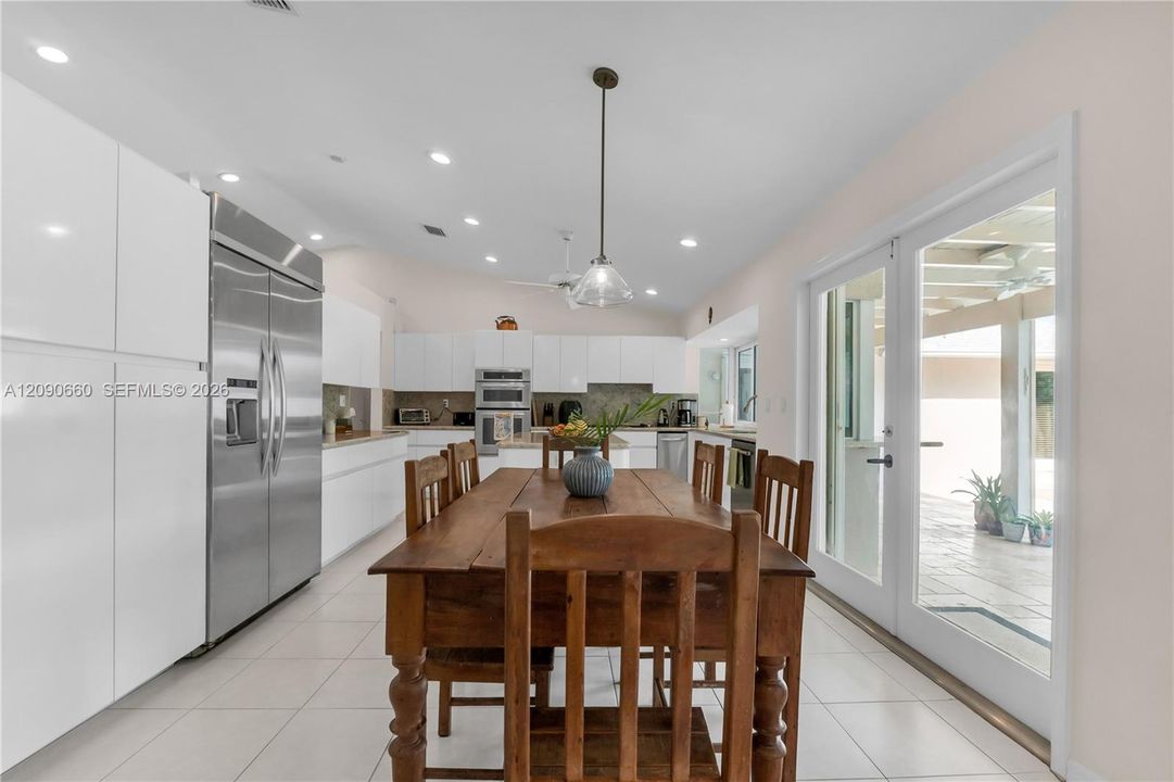 For Sale: $1,599,000 (4 beds, 3 baths, 3085 Square Feet)
