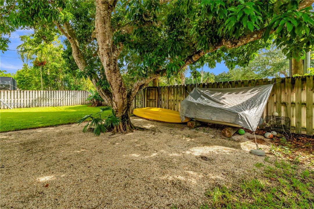 For Sale: $1,599,000 (4 beds, 3 baths, 3085 Square Feet)
