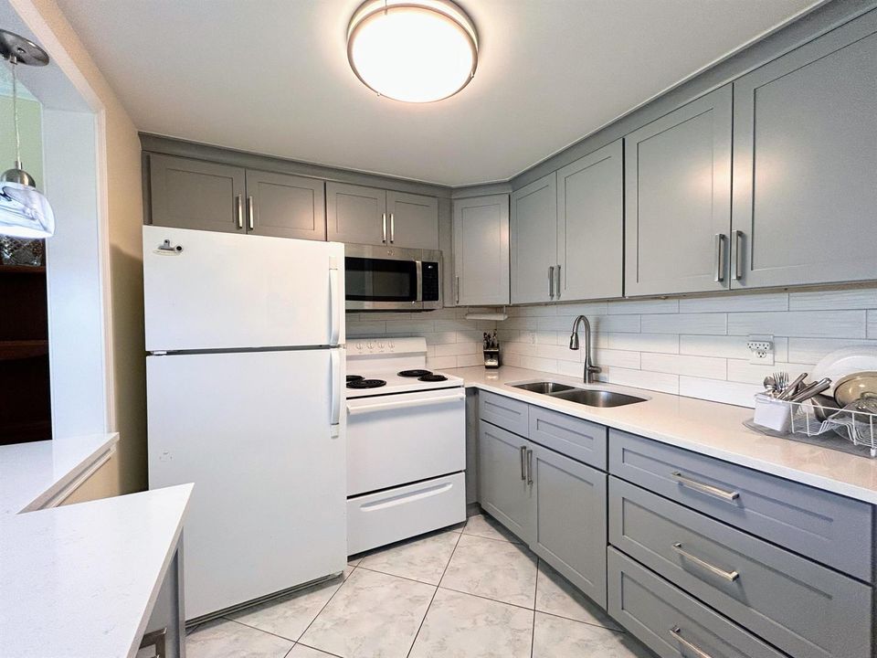 SHAKER CABINETS