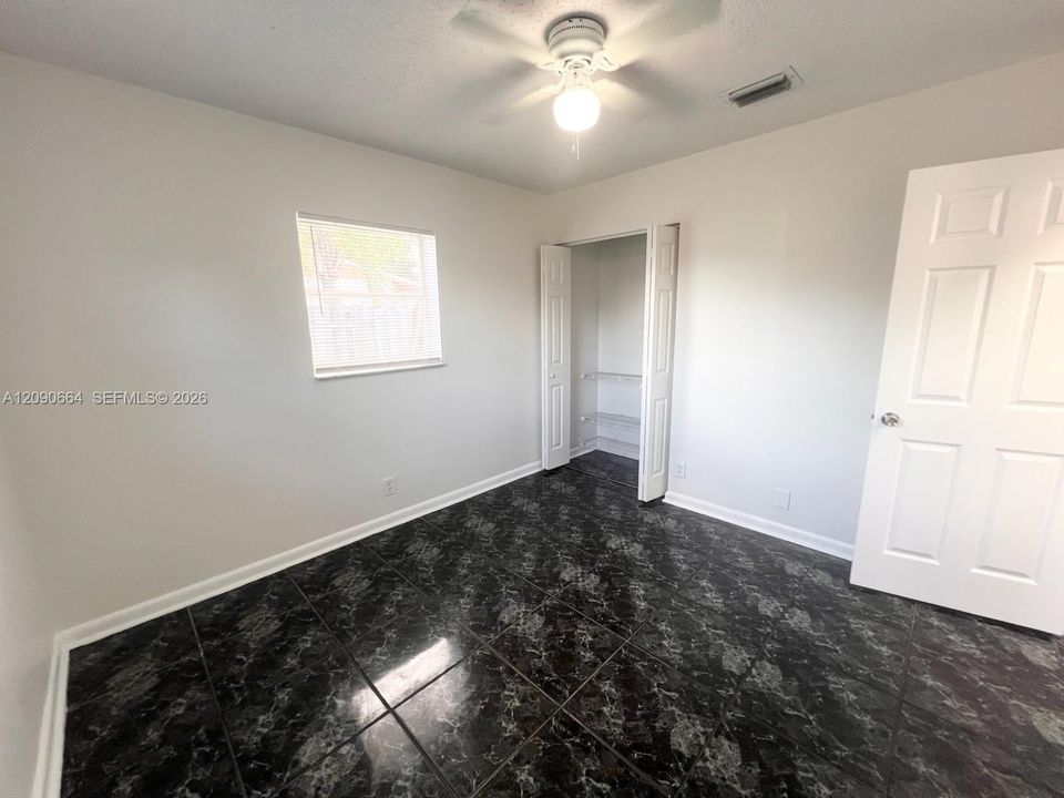 В аренду: $2,500 (3 спален, 1 ванн, 1050 Квадратных фут)