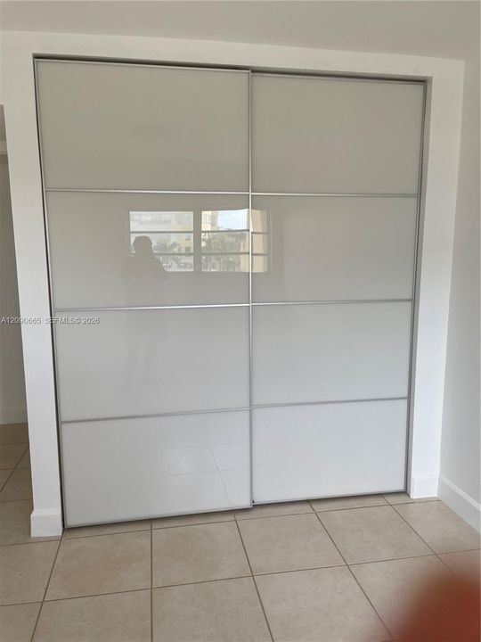 For Sale: $325,000 (2 beds, 1 baths, 906 Square Feet)