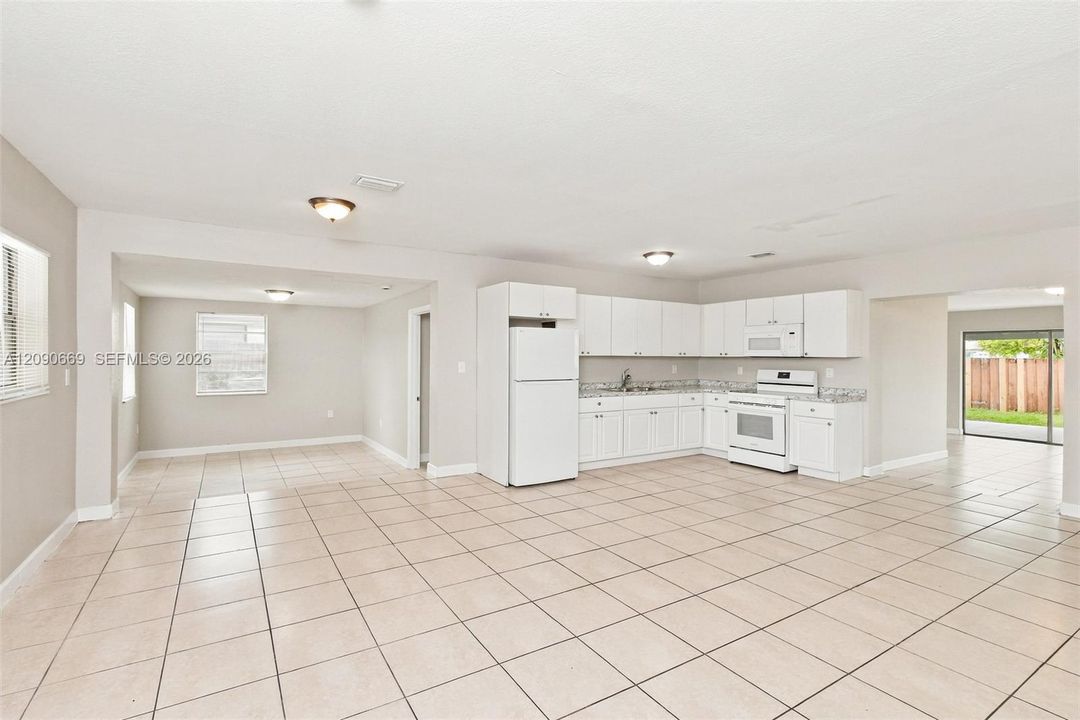 For Rent: $3,280 (5 beds, 3 baths, 2068 Square Feet)