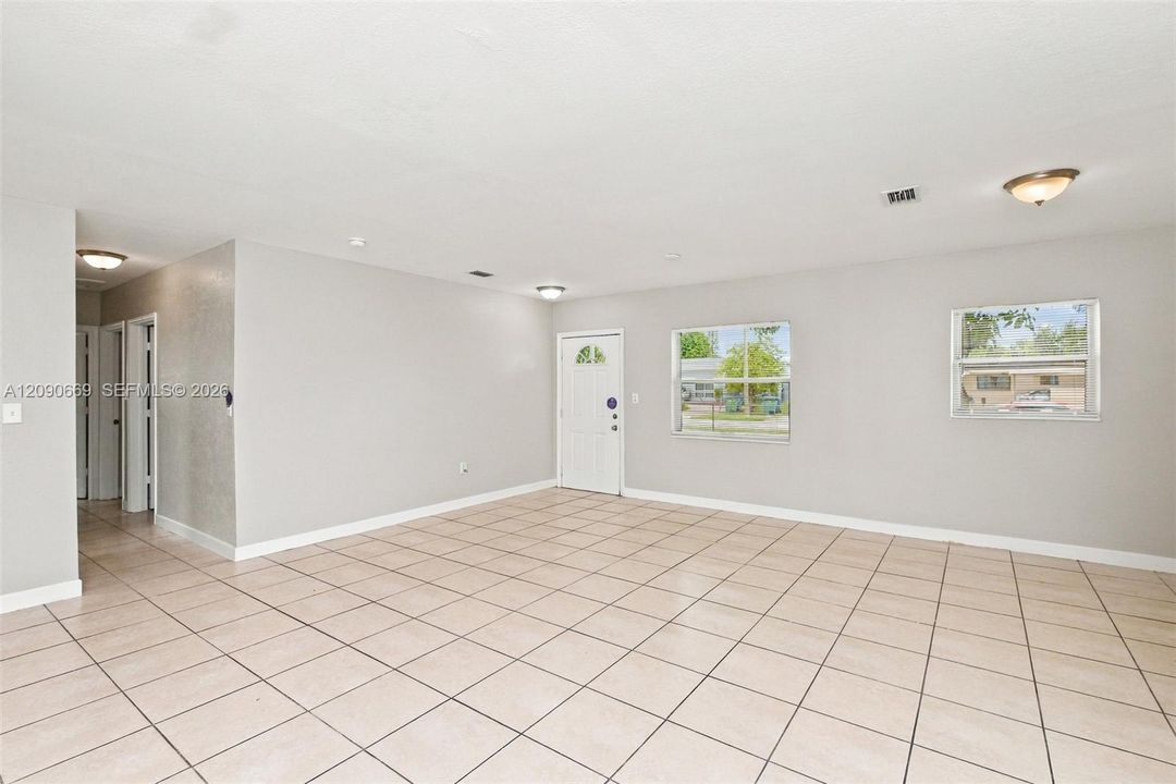 For Rent: $3,280 (5 beds, 3 baths, 2068 Square Feet)